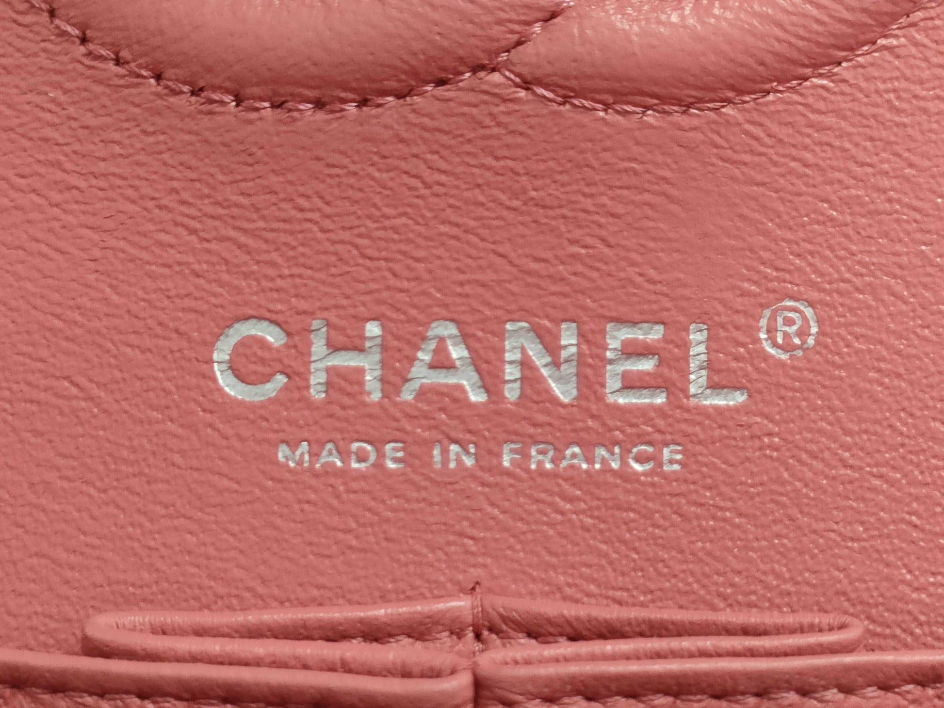 CHANEL V-stitch chain shoulder bag