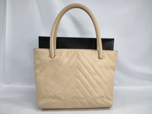 CHANEL Caviar Skin Chanel Hand Tote Bag