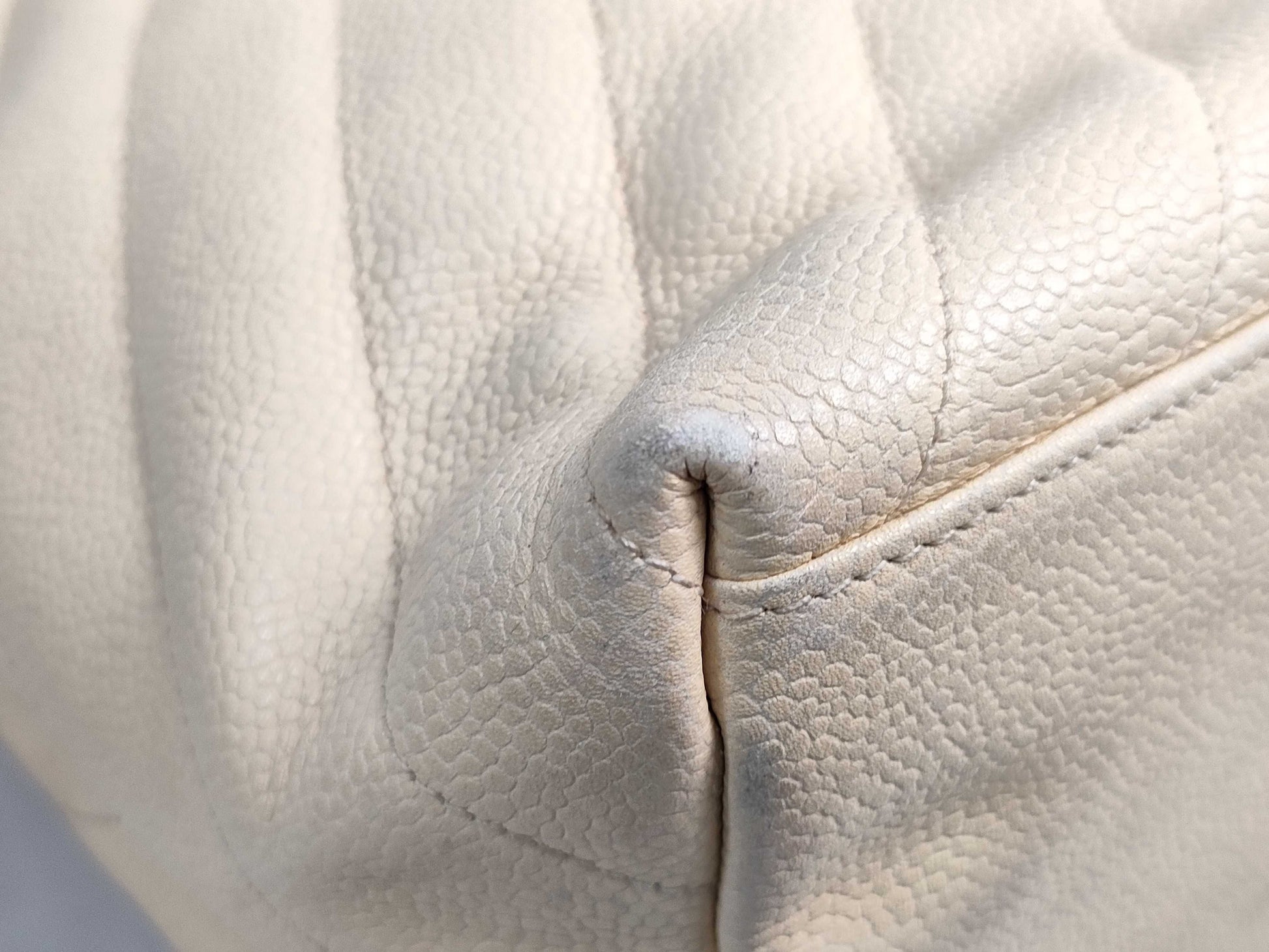 CHANEL Caviar Skin Chanel Hand Tote Bag
