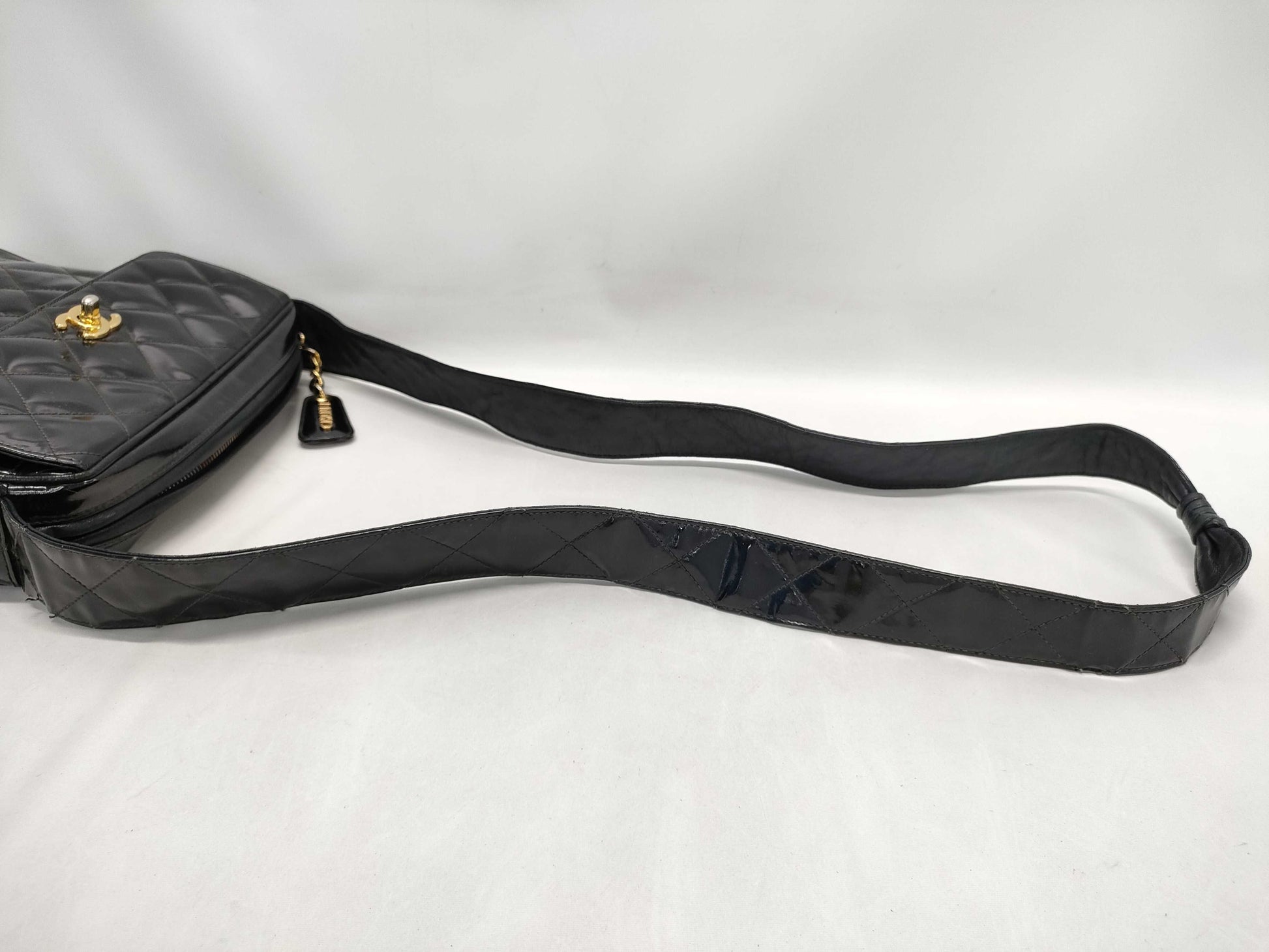 CHANEL CHANEL Coco Mark CC Patent Leather Shoulder Bag