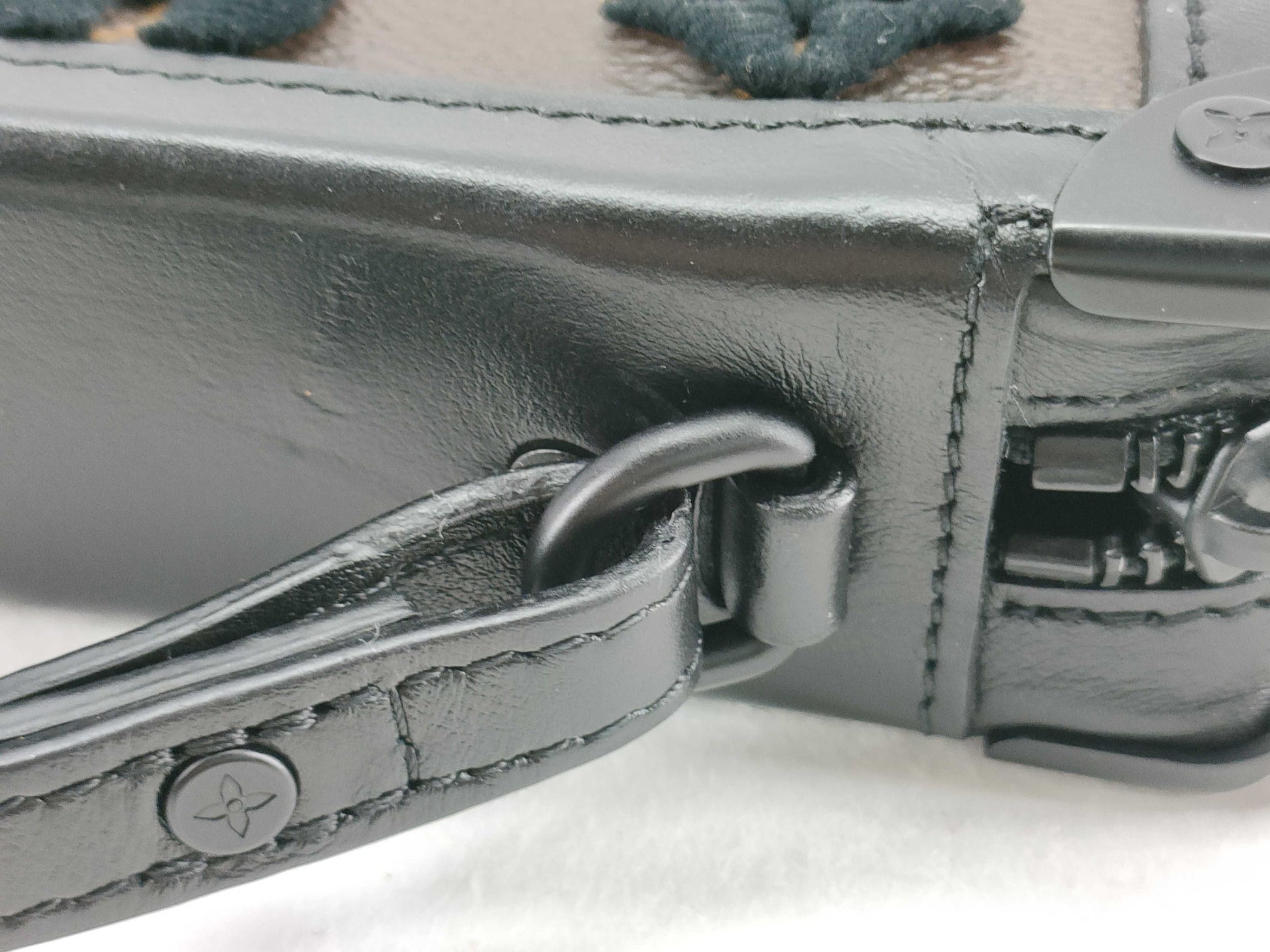 LOUIS VUITTON M45061 Monogram Tuftage Soft Trunk Clutch M45061 TJ5119 Brown RFID Enabled Second Bag