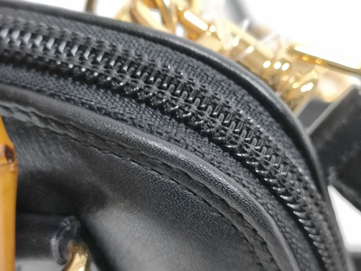 GUCCI Bamboo 007.2865.0231 Bamboo 2-Way Handbag in Black Leather