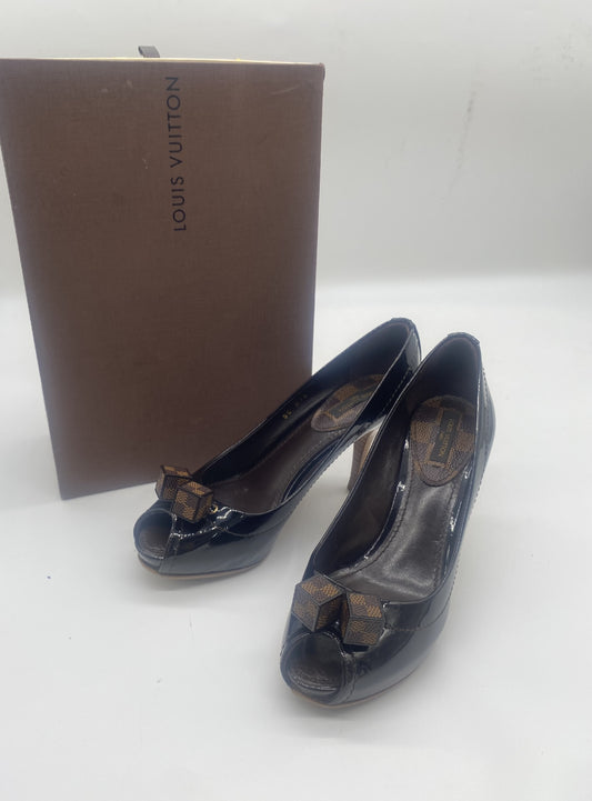 LOUIS VUITTON Patent Leather Open-Toe Pumps, Size 35.5, SC0181, Damier Cube, Box Included