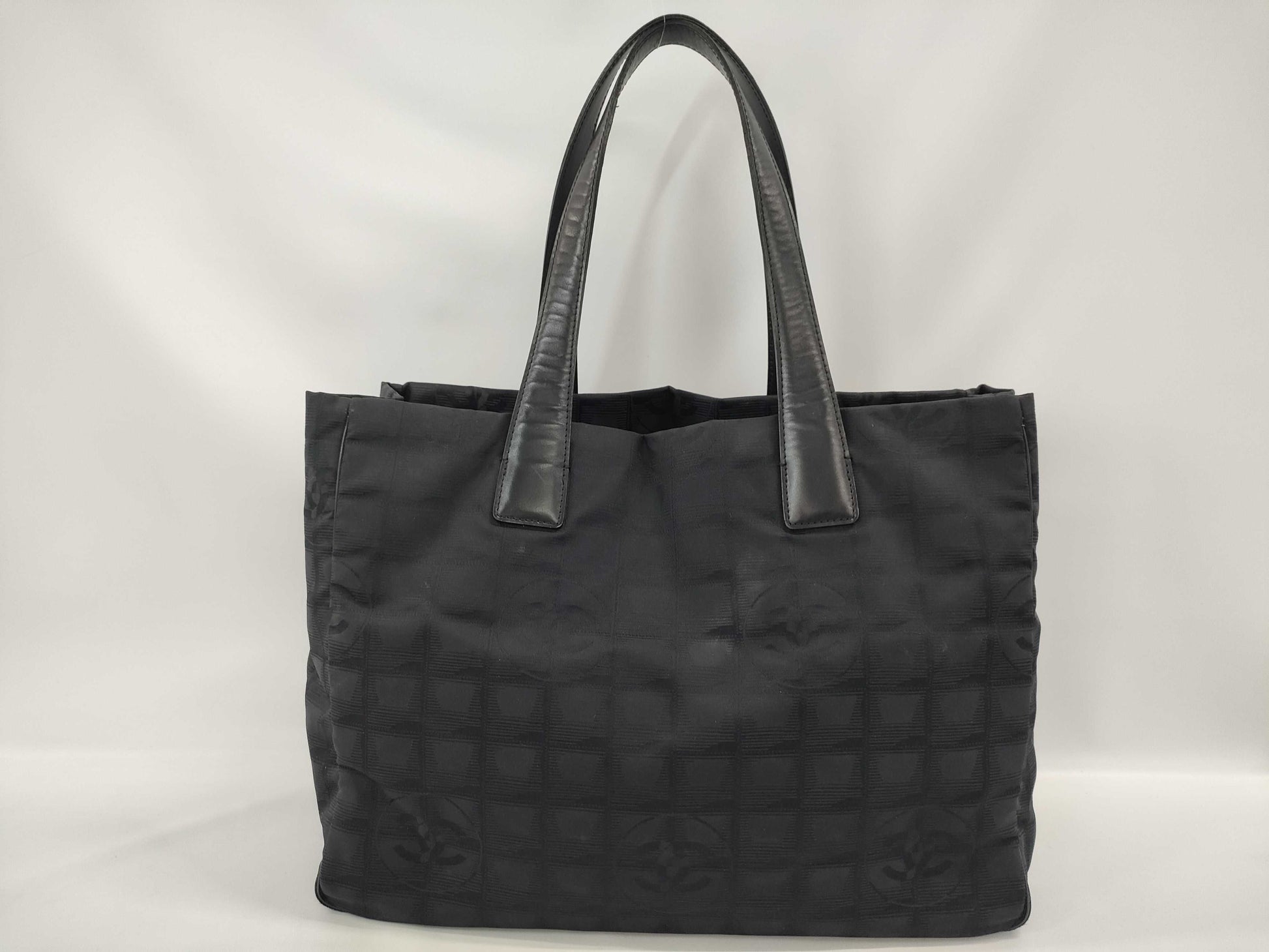 CHANEL New Travel Line Tote MM Tote Bag