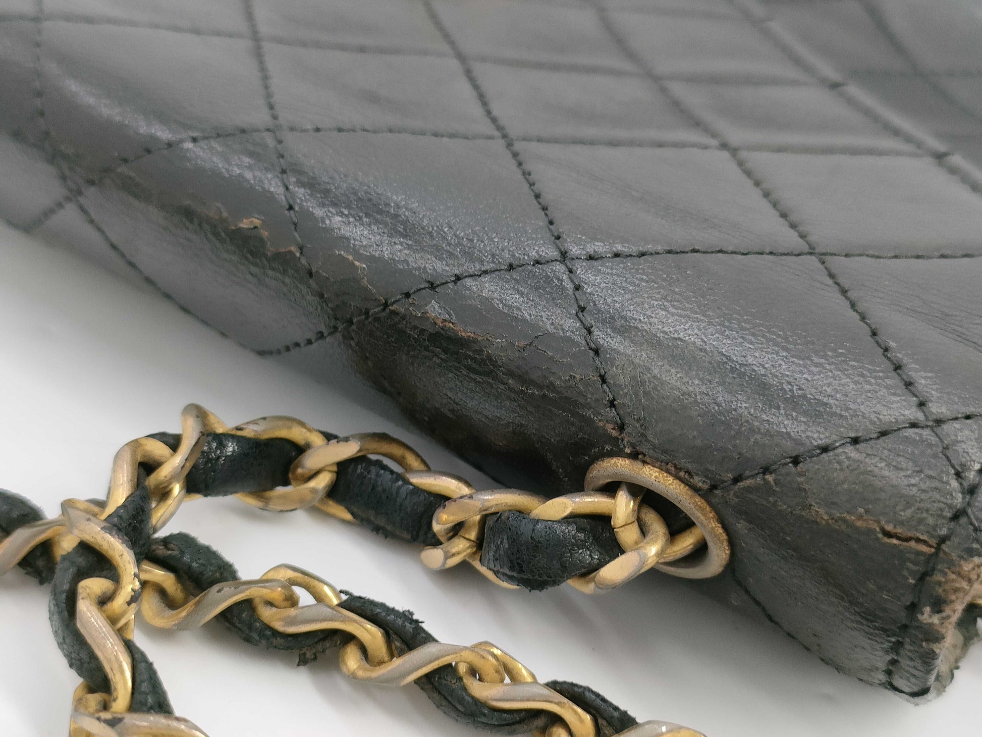 CHANEL Matelasse Turnlock Chain Shoulder Bag