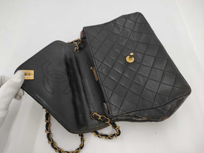 CHANEL Matelasse Turnlock Chain Shoulder Bag