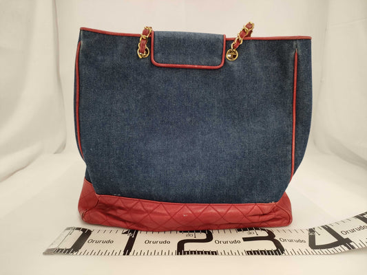 CHANEL Matelasse Denim x Lamb Shoulder Bag with Circle Coco Charm