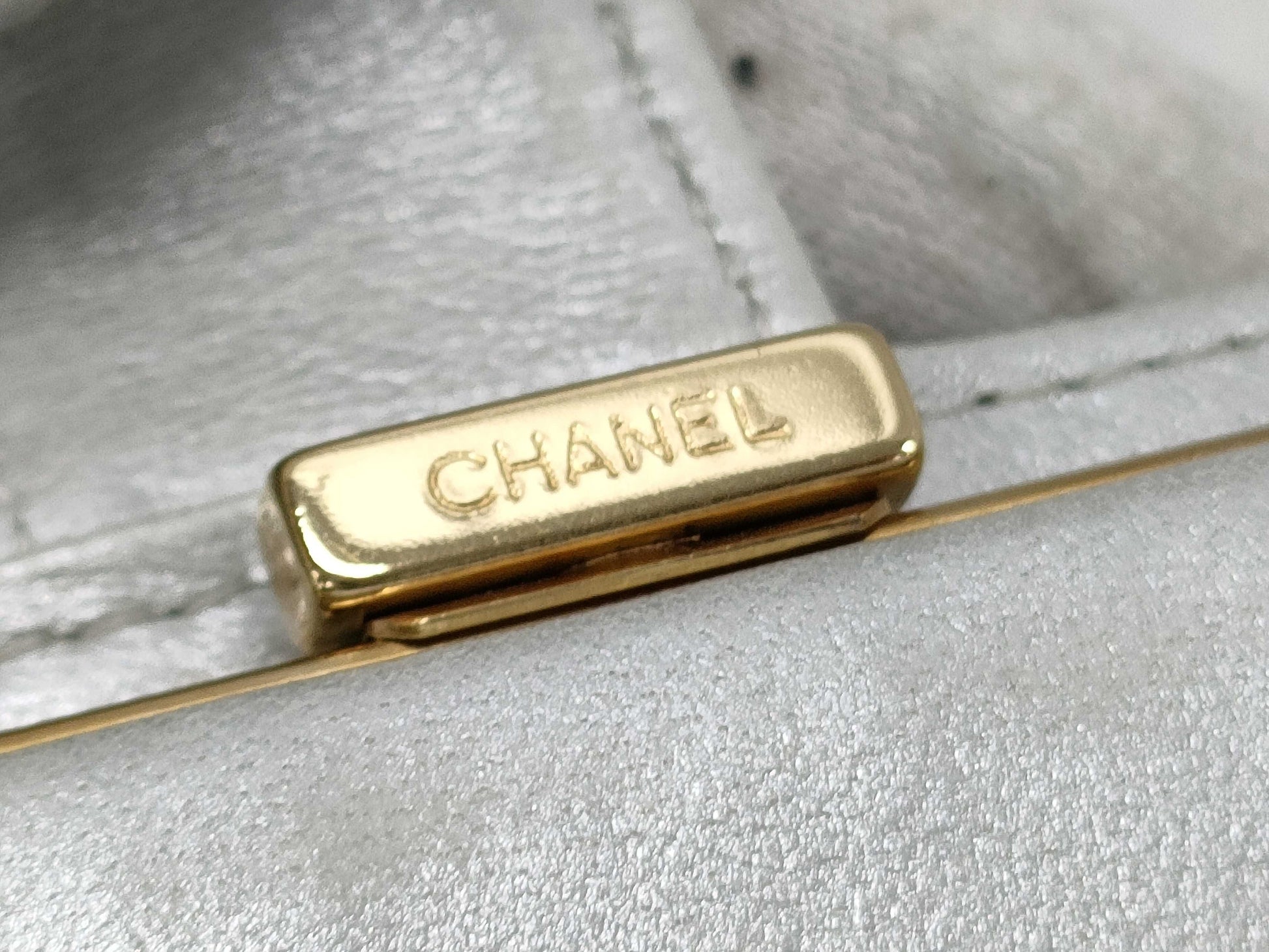 CHANEL Caviar Skin Caviar Coco Mark Wallet