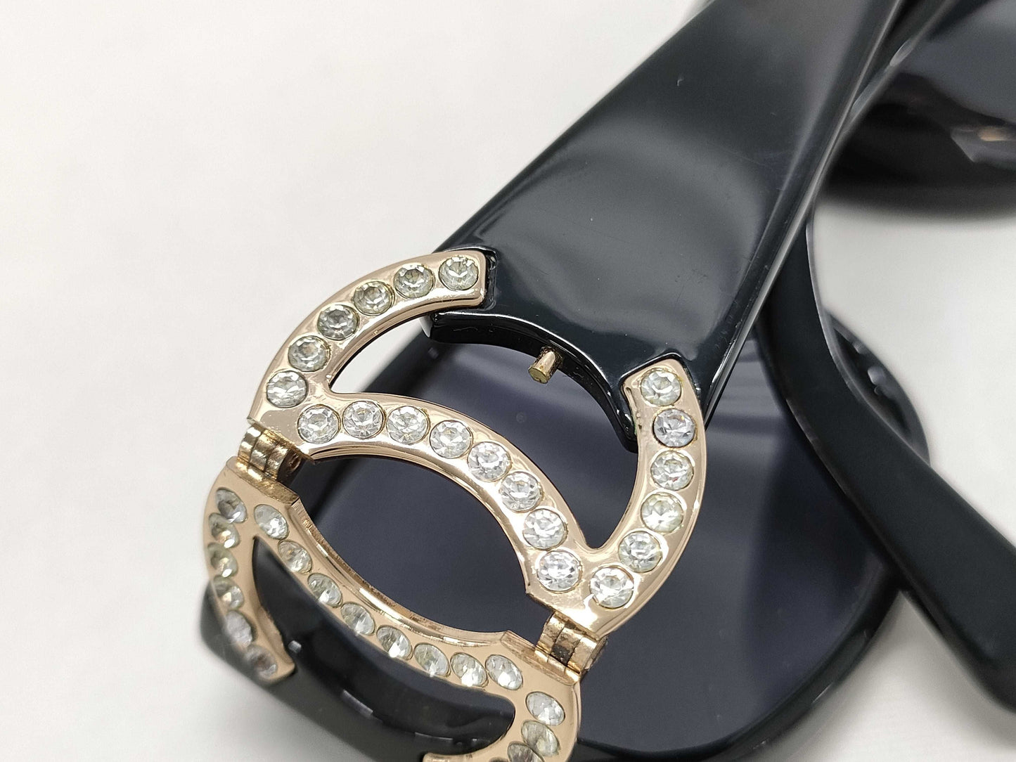 CHANEL Coco Mark Rhinestone Sunglasses with Case