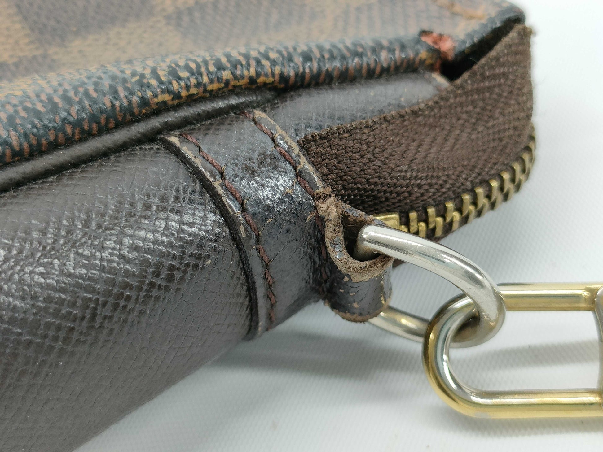 LOUIS VUITTON N51982 Damier LOUIS VUITTON N51982 Damier LOUIS VUITTON Damier Truth Makeup Pouch Mini Handbag SP0020 Pouch Pouch
