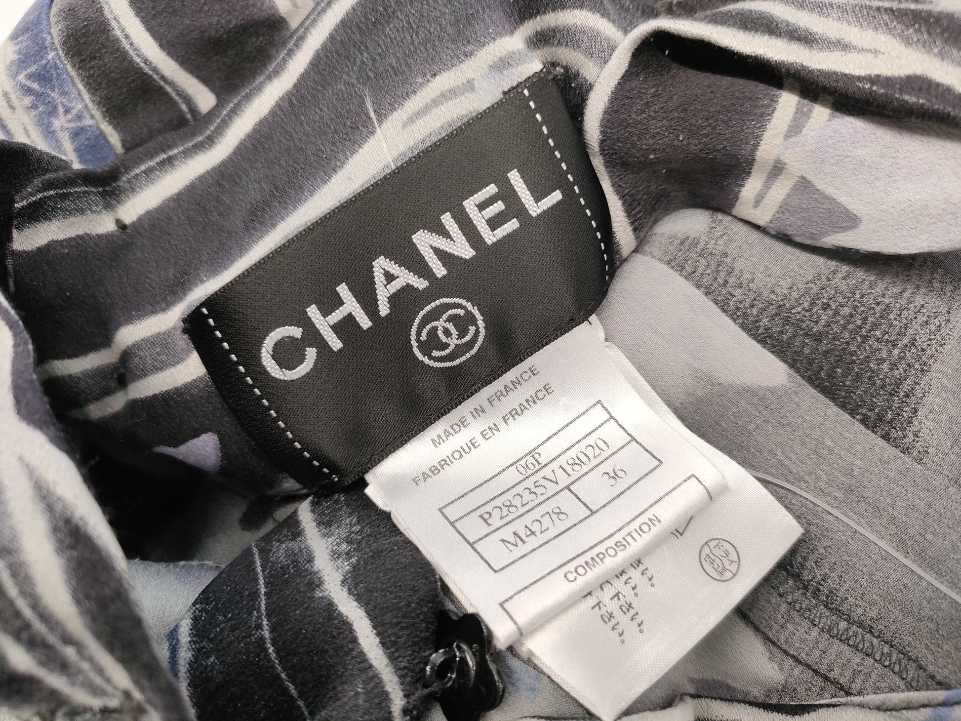 CHANEL Vintage Dress 06P P28235 100% Silk Camellia Button Size 36 Dress