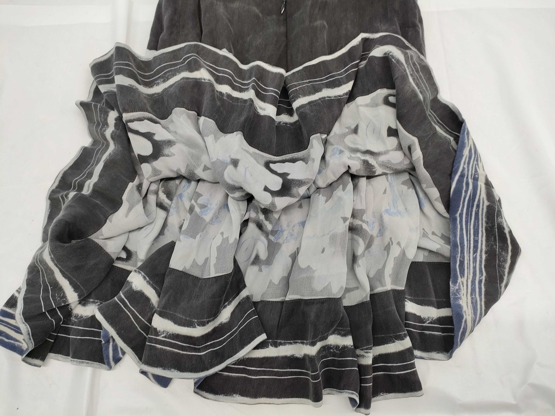 CHANEL Vintage Dress 06P P28235 100% Silk Camellia Button Size 36 Dress