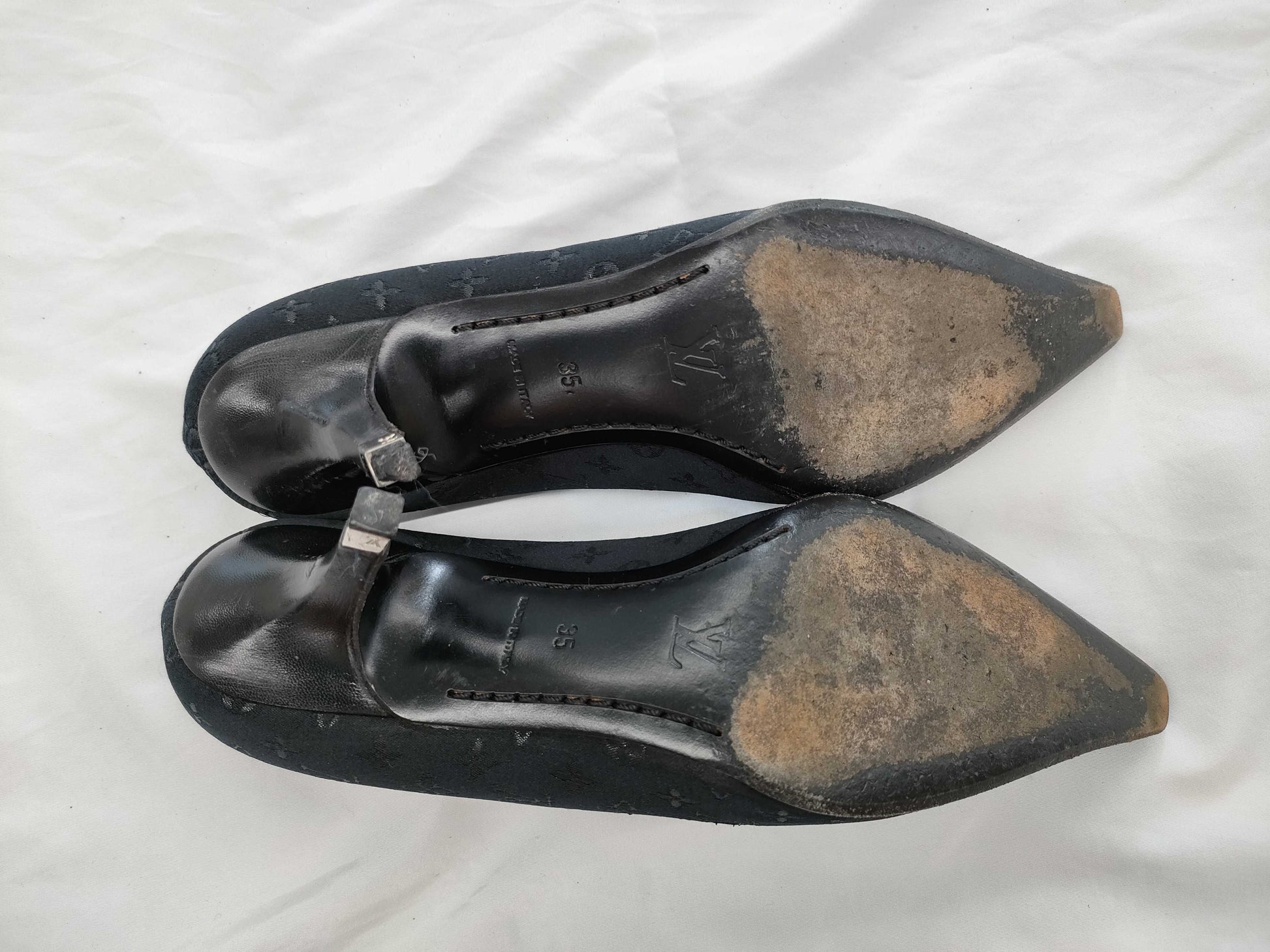 LOUIS VUITTON LOUIS VUITTON Louis Vuitton Monogram Mini Heel Pumps Size 35