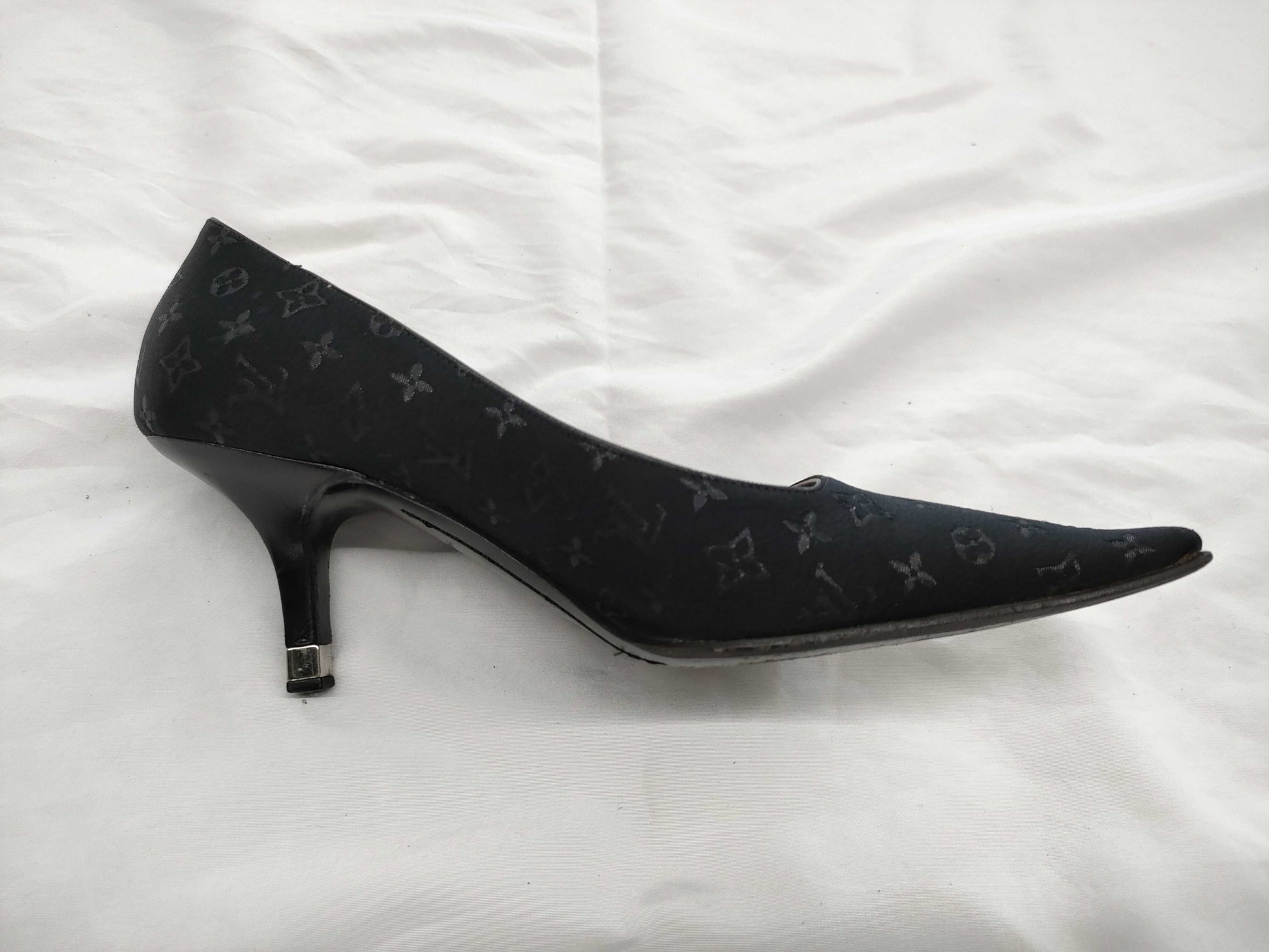 LOUIS VUITTON LOUIS VUITTON Louis Vuitton Monogram Mini Heel Pumps Size 35