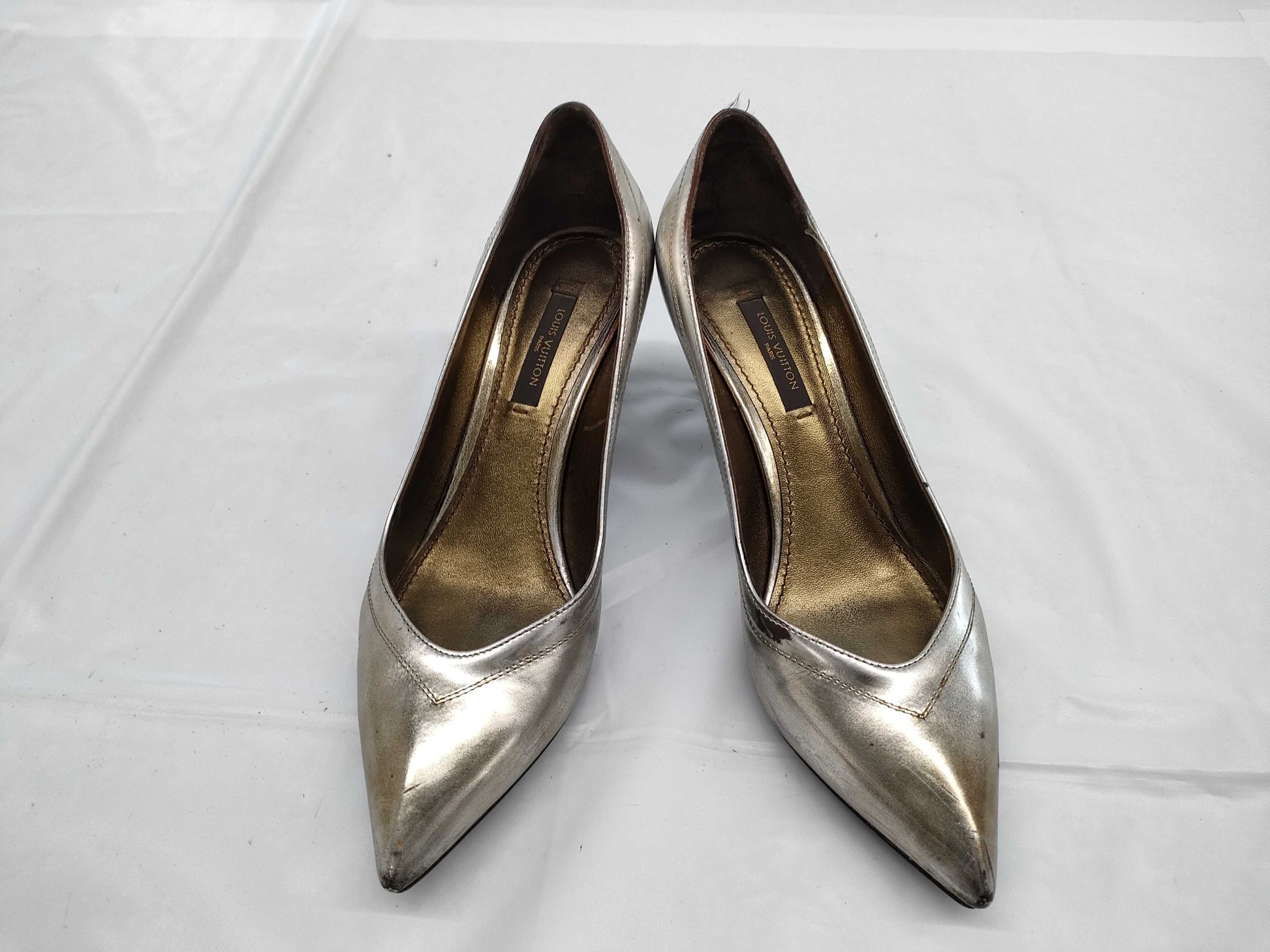 LOUIS VUITTON LOUIS VUITTON Louis Vuitton Punching Logo Heel Pumps Size 35
