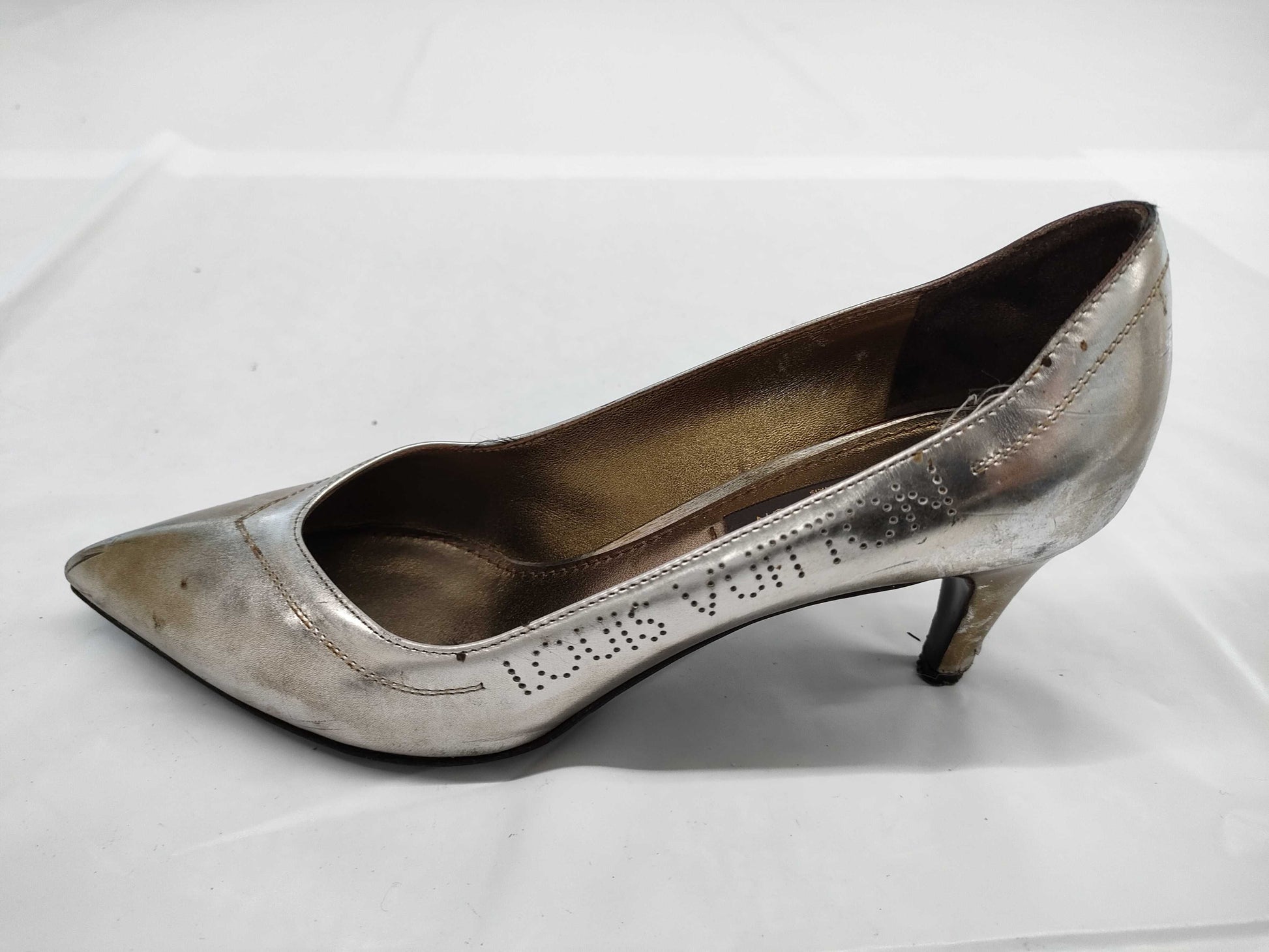 LOUIS VUITTON LOUIS VUITTON Louis Vuitton Punching Logo Heel Pumps Size 35