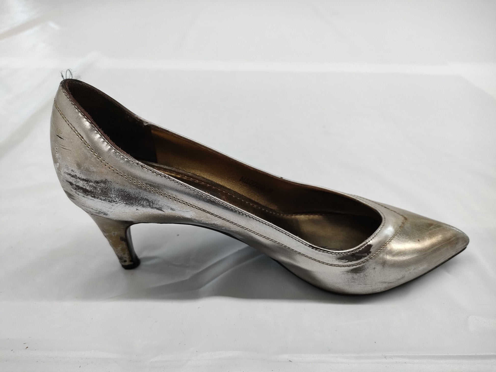 LOUIS VUITTON LOUIS VUITTON Louis Vuitton Punching Logo Heel Pumps Size 35