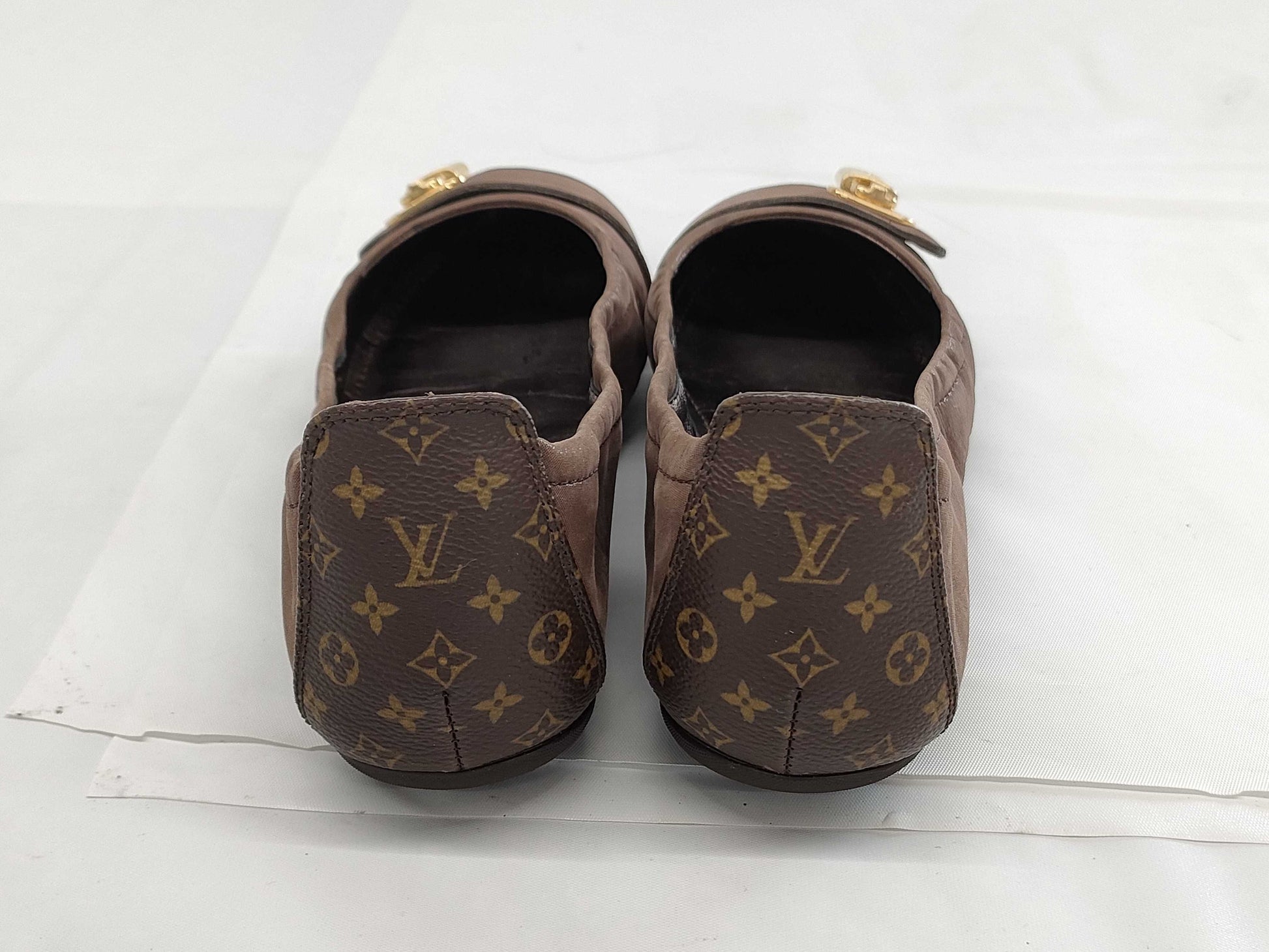 LOUIS VUITTON LOUIS VUITTON Louis Vuitton Monogram Padlock Pumps Size 36 1/2
