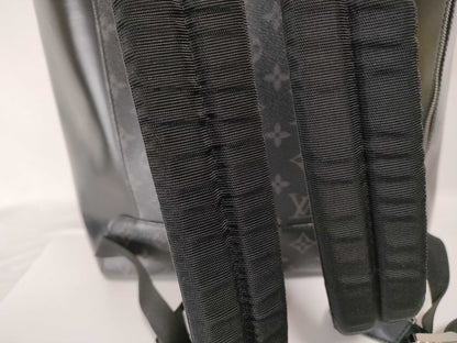 LOUIS VUITTON M40527 LOUIS VUITTON Louis Vuitton M40527 Monogram Eclipse Explorer Backpack