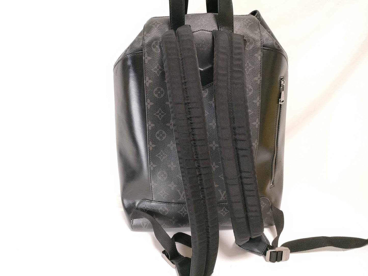LOUIS VUITTON M40527 LOUIS VUITTON Louis Vuitton M40527 Monogram Eclipse Explorer Backpack