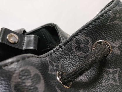 LOUIS VUITTON M40527 LOUIS VUITTON Louis Vuitton M40527 Monogram Eclipse Explorer Backpack