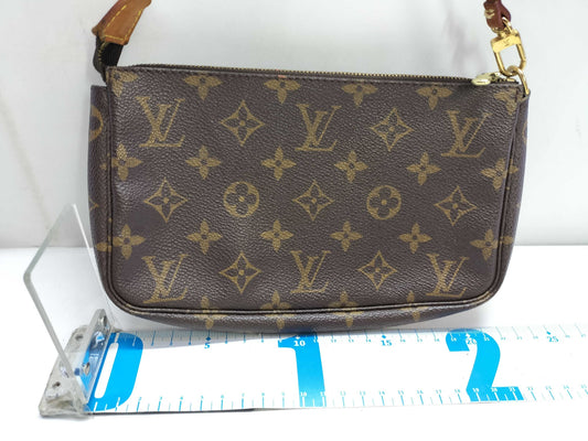 LOUIS VUITTON Monogram LV Pouch x 1 Pouch