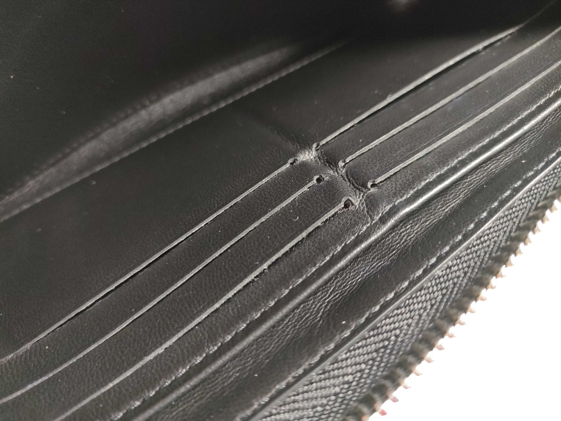 LOUIS VUITTON M61867 Mahina Zippy Wallet in Noir