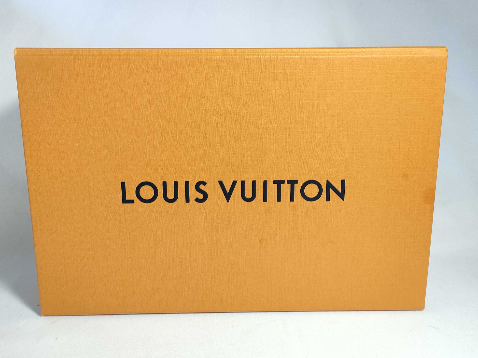 LOUIS VUITTON M61867 Mahina Zippy Wallet in Noir