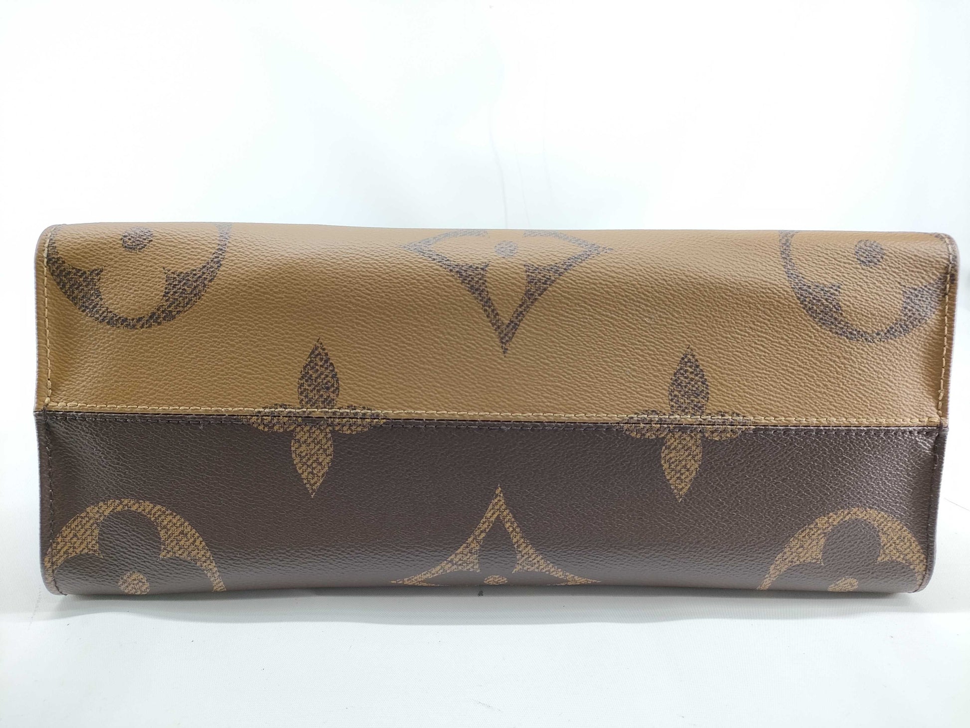 LOUIS VUITTON M45321 Monogram Louis Vuitton Giant On-the-Go MM Tote Bag with IC Tag and G Hardware
