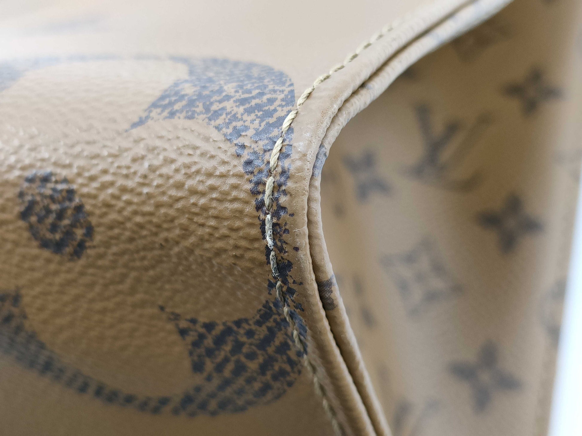 LOUIS VUITTON M45321 Monogram Louis Vuitton Giant On-the-Go MM Tote Bag with IC Tag and G Hardware