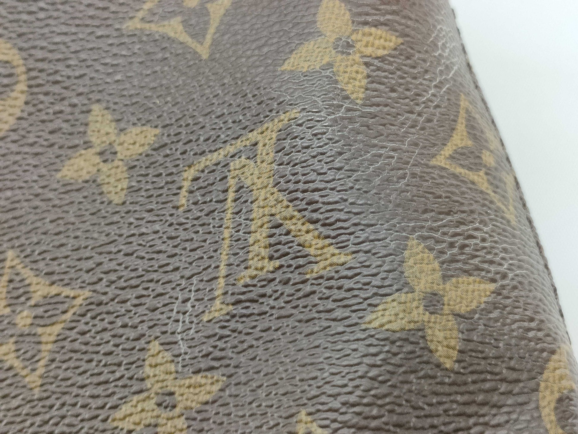 LOUIS VUITTON M43159 Monogram Louis Vuitton Tuileries Besace Khaki/Pink Shoulder Bag with G Hardware CA5106 Shoulder Bag
