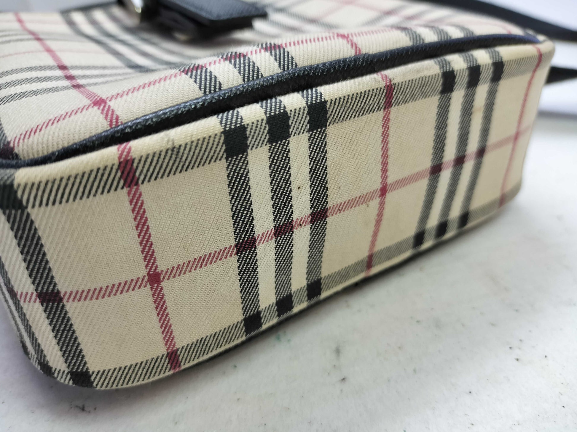 BURBERRY Nova Check Shoulder Bag