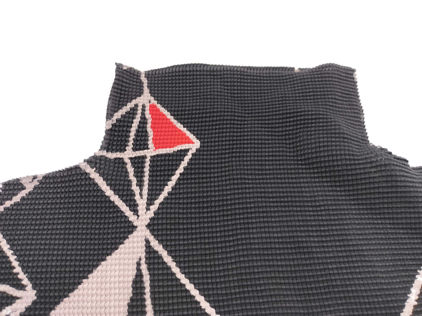 ISSEY MIYAKE ISSEY MIYAKE patterned cut and sew top