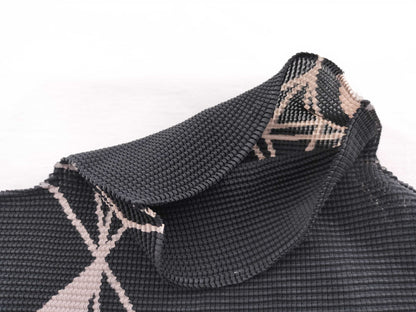 ISSEY MIYAKE ISSEY MIYAKE patterned cut and sew top