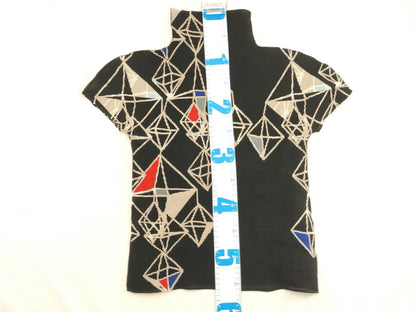 ISSEY MIYAKE ISSEY MIYAKE patterned cut and sew top