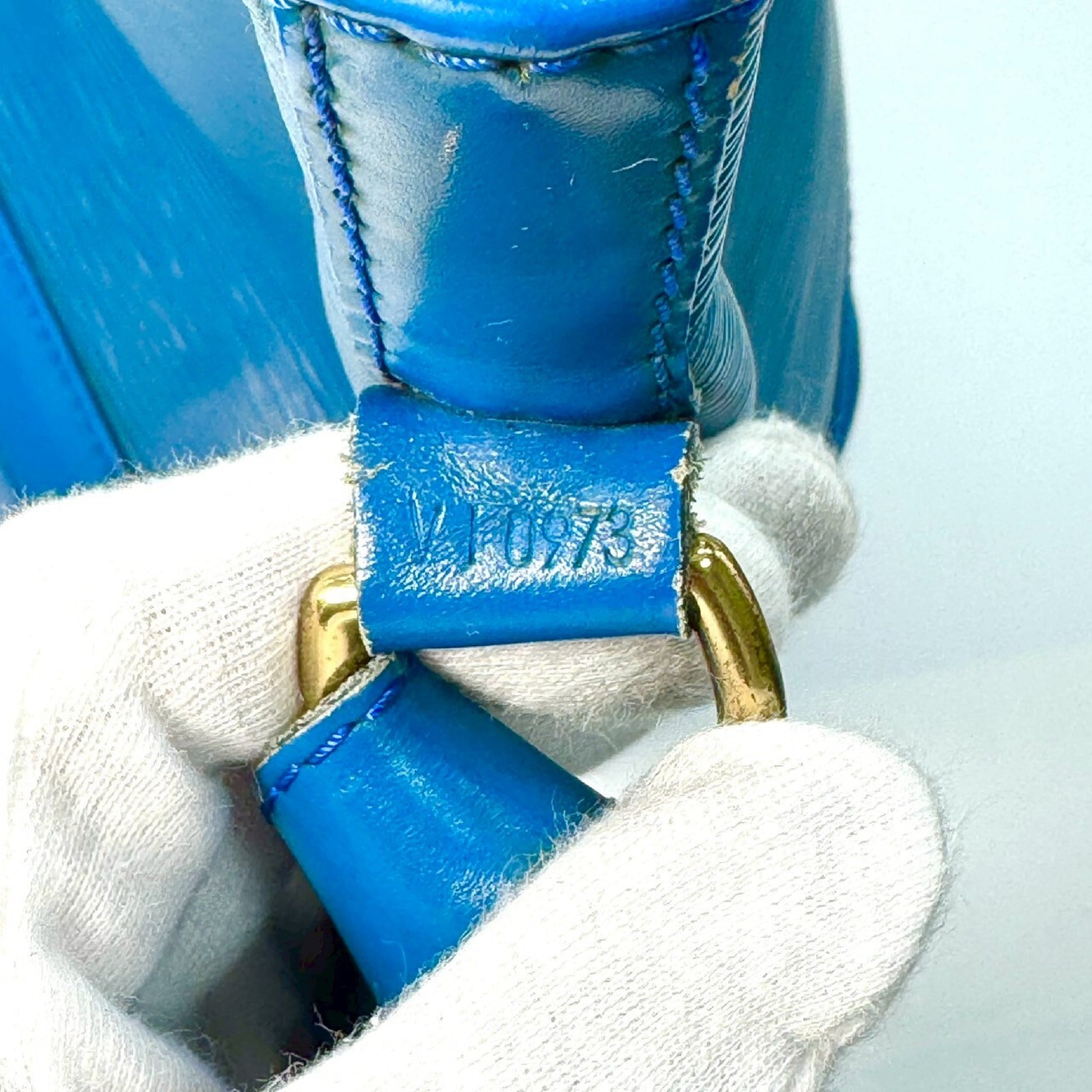 LOUIS VUITTON M44005 Epi Leather Shoulder Bag Blue VI0973 Shoulder Bag