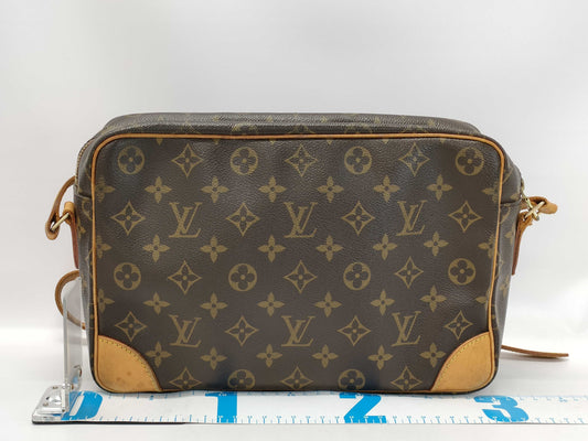 LOUIS VUITTON Monogram Trocadero 30 Shoulder Bag