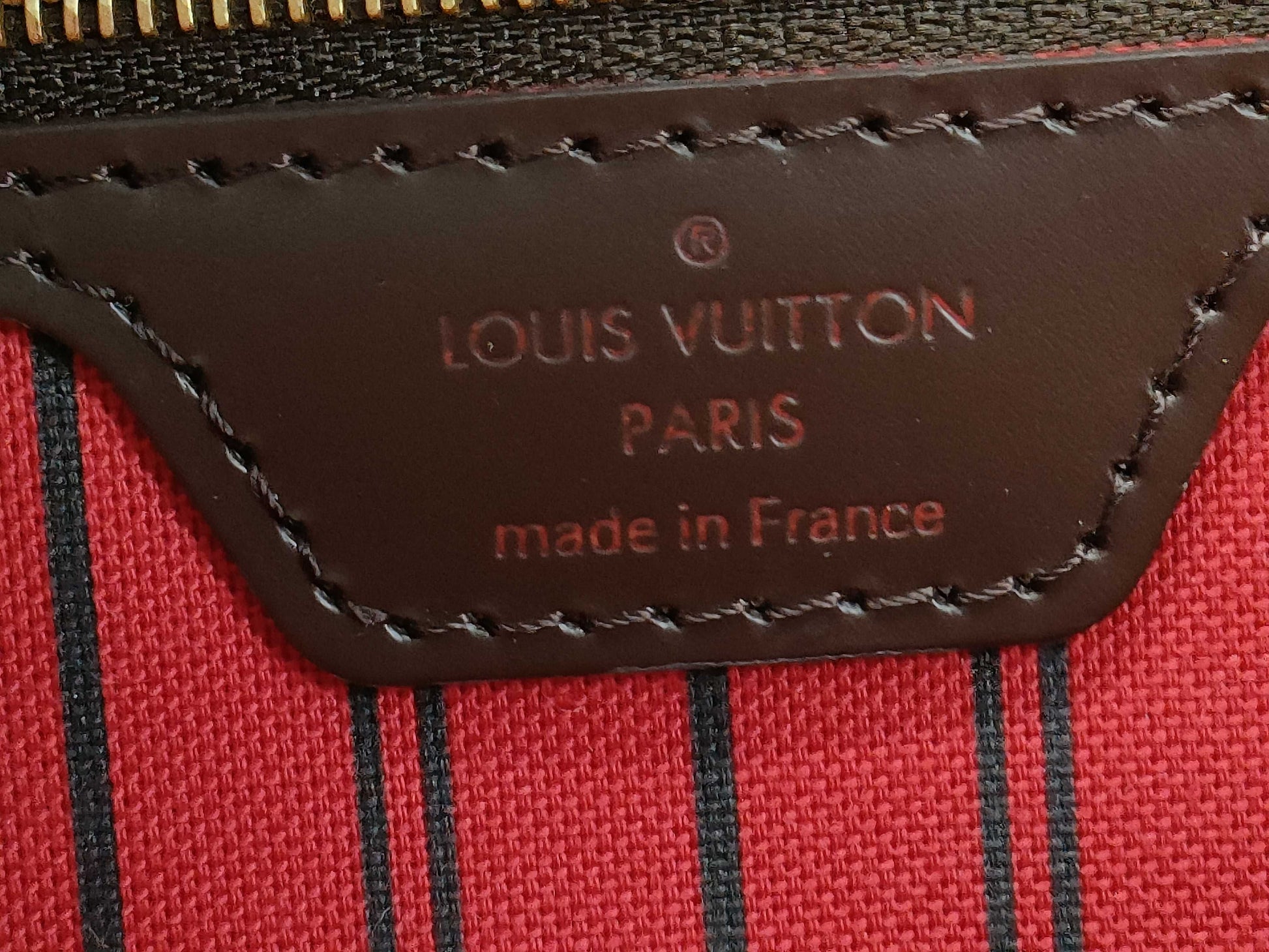 LOUIS VUITTON Damier Neverfull MM Tote Bag with Pouch