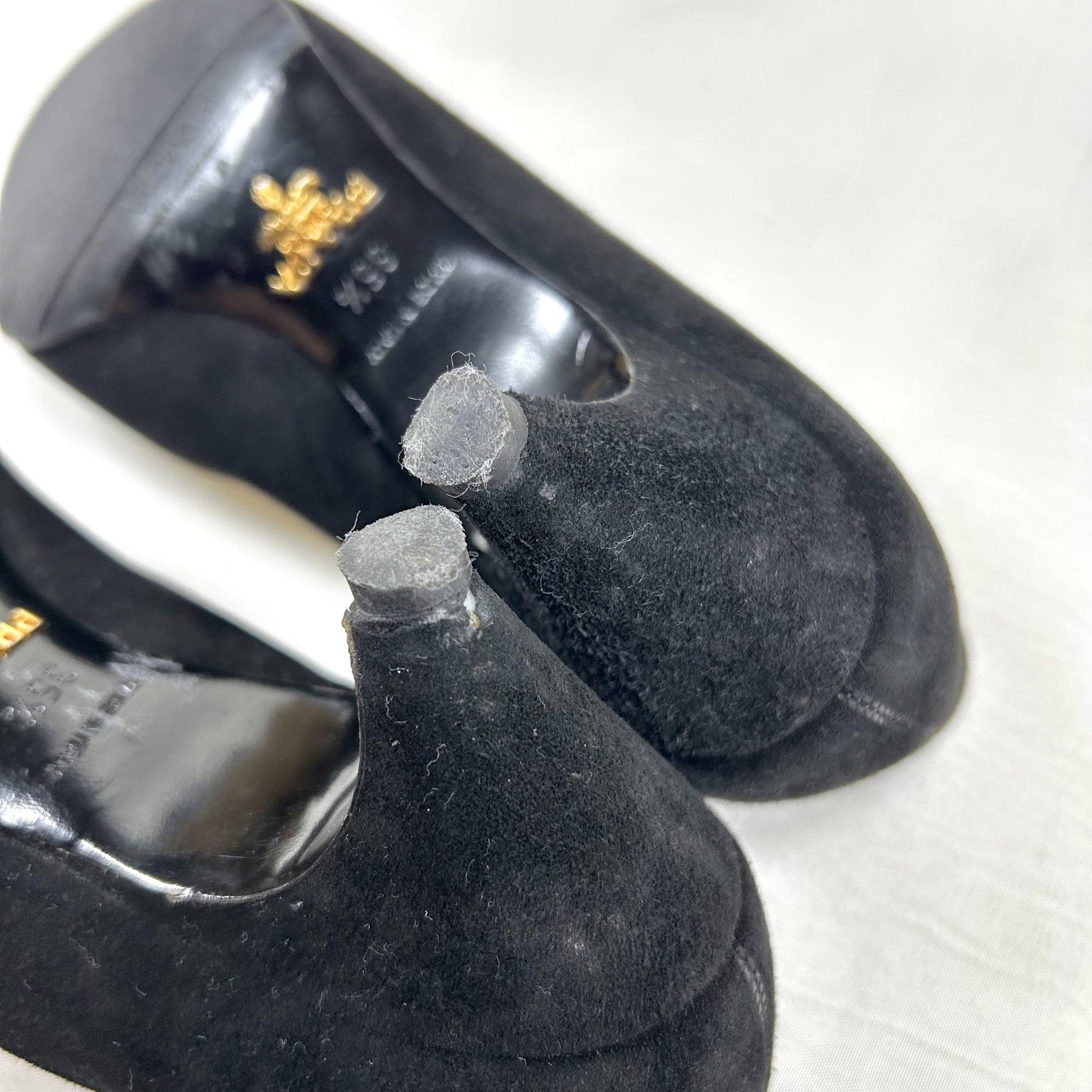 PRADA PRADA Suede Pointed Toe Pumps Size 35 1/2