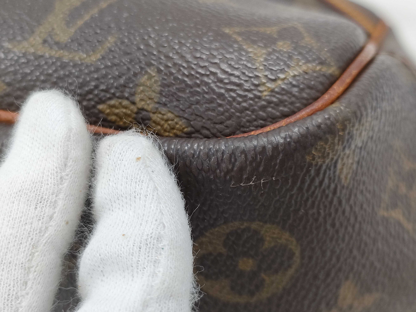 LOUIS VUITTON Louis Vuitton Monogram Deauville Handbag 