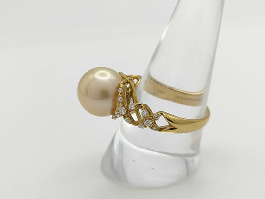 Pearl diameter: approx. 11.7mm, D0.40ct, 18K gold, 7.2g, ring 