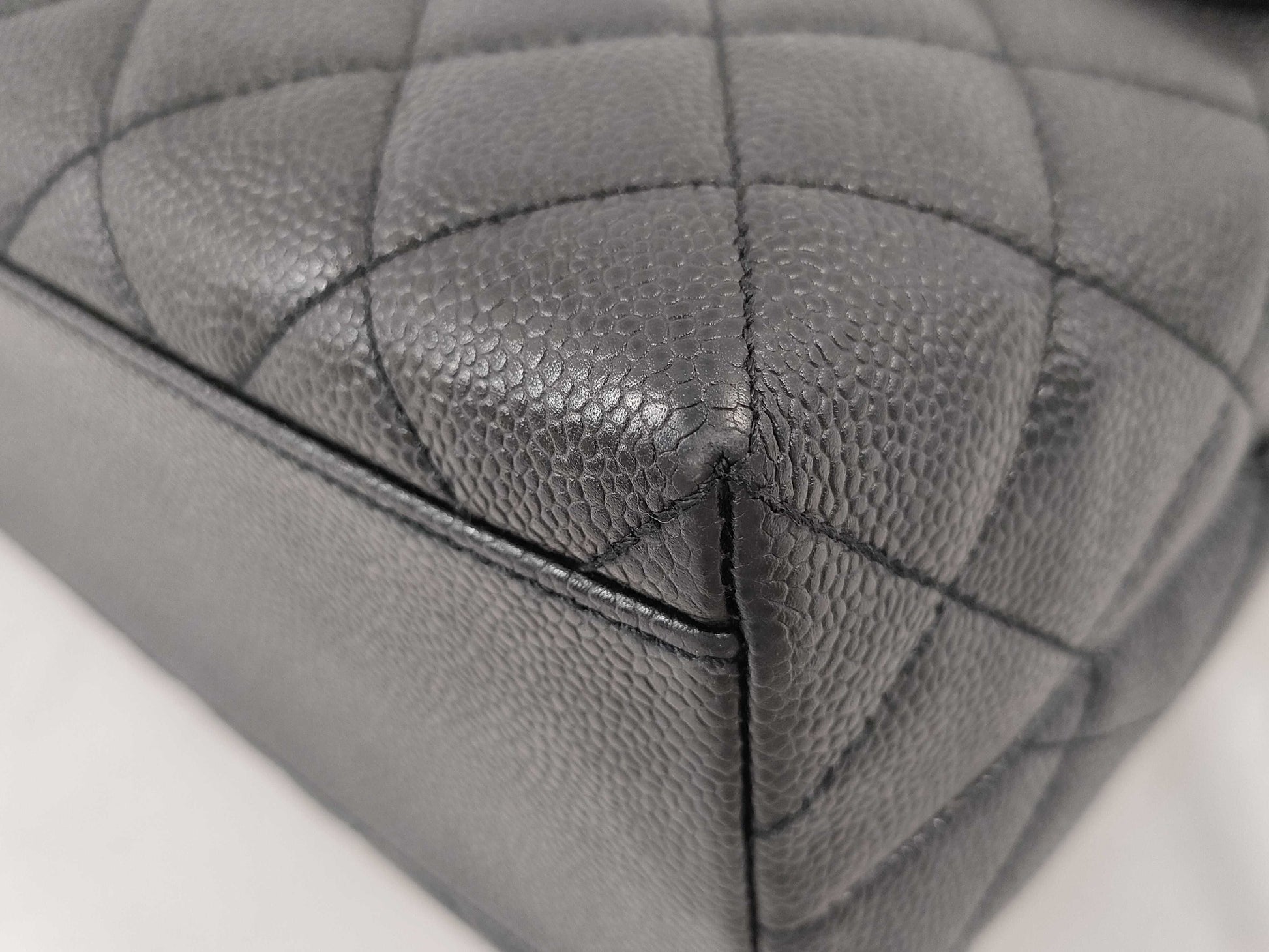 CHANEL Caviar Skin Brand Handbag 73066 Handbag