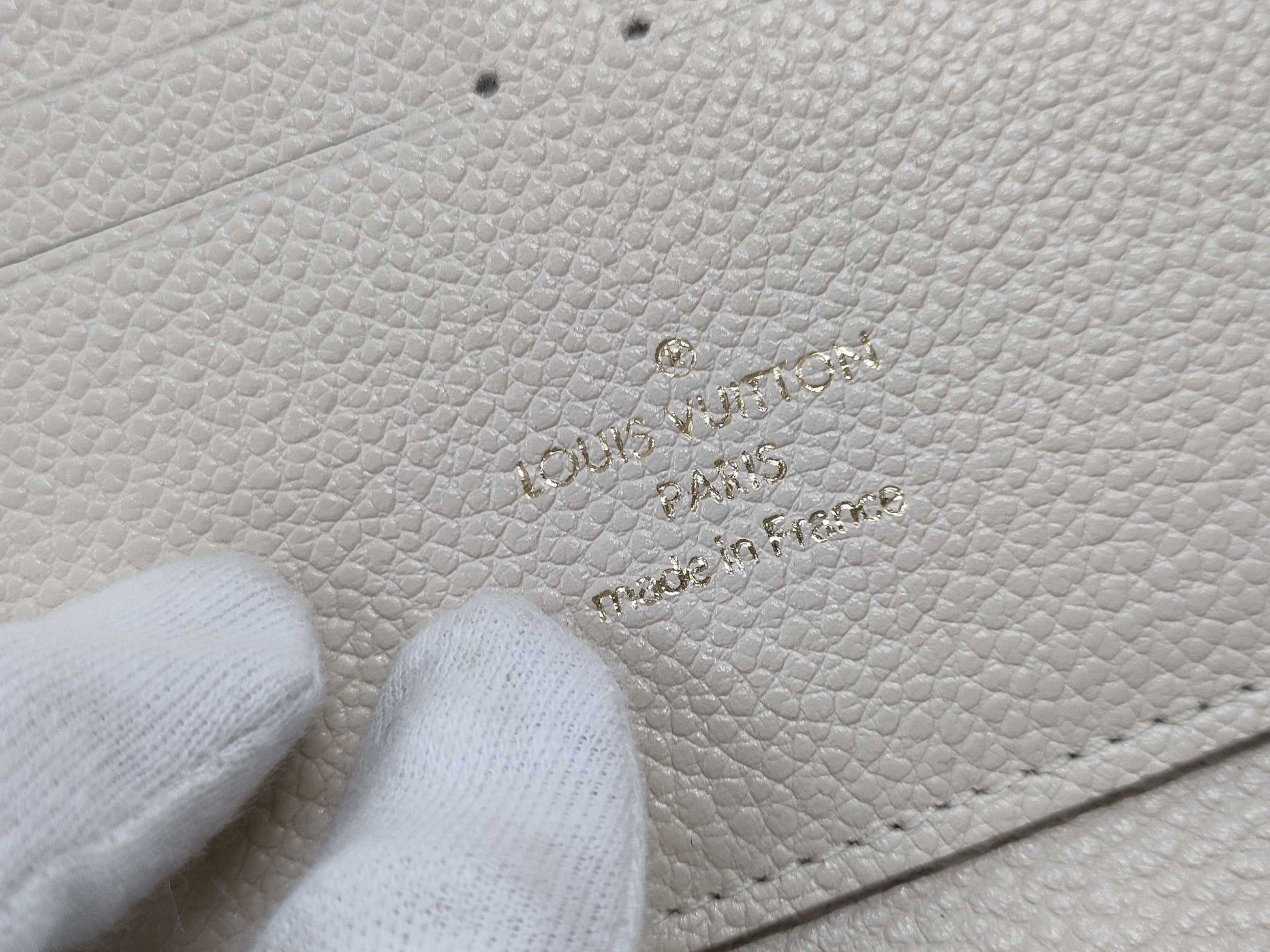 LOUIS VUITTON Empreinte Portefeuille Secret Long Wallet with Initials SP0132