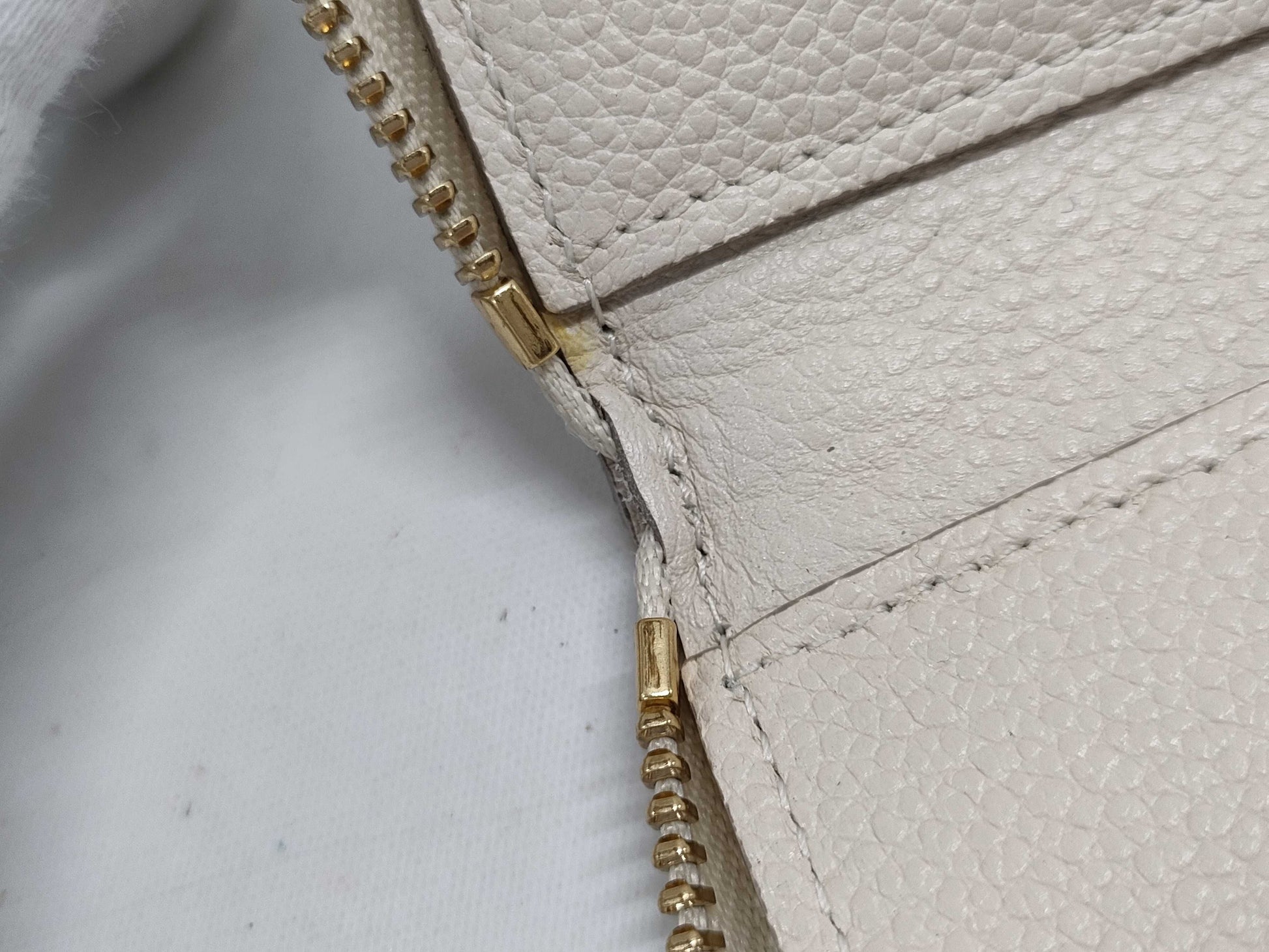 LOUIS VUITTON Empreinte Portefeuille Secret Long Wallet with Initials SP0132