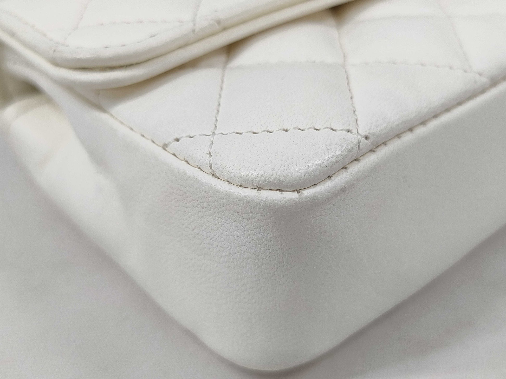 CHANEL Matelasse Lambskin Brand Bag, White Shoulder Bag
