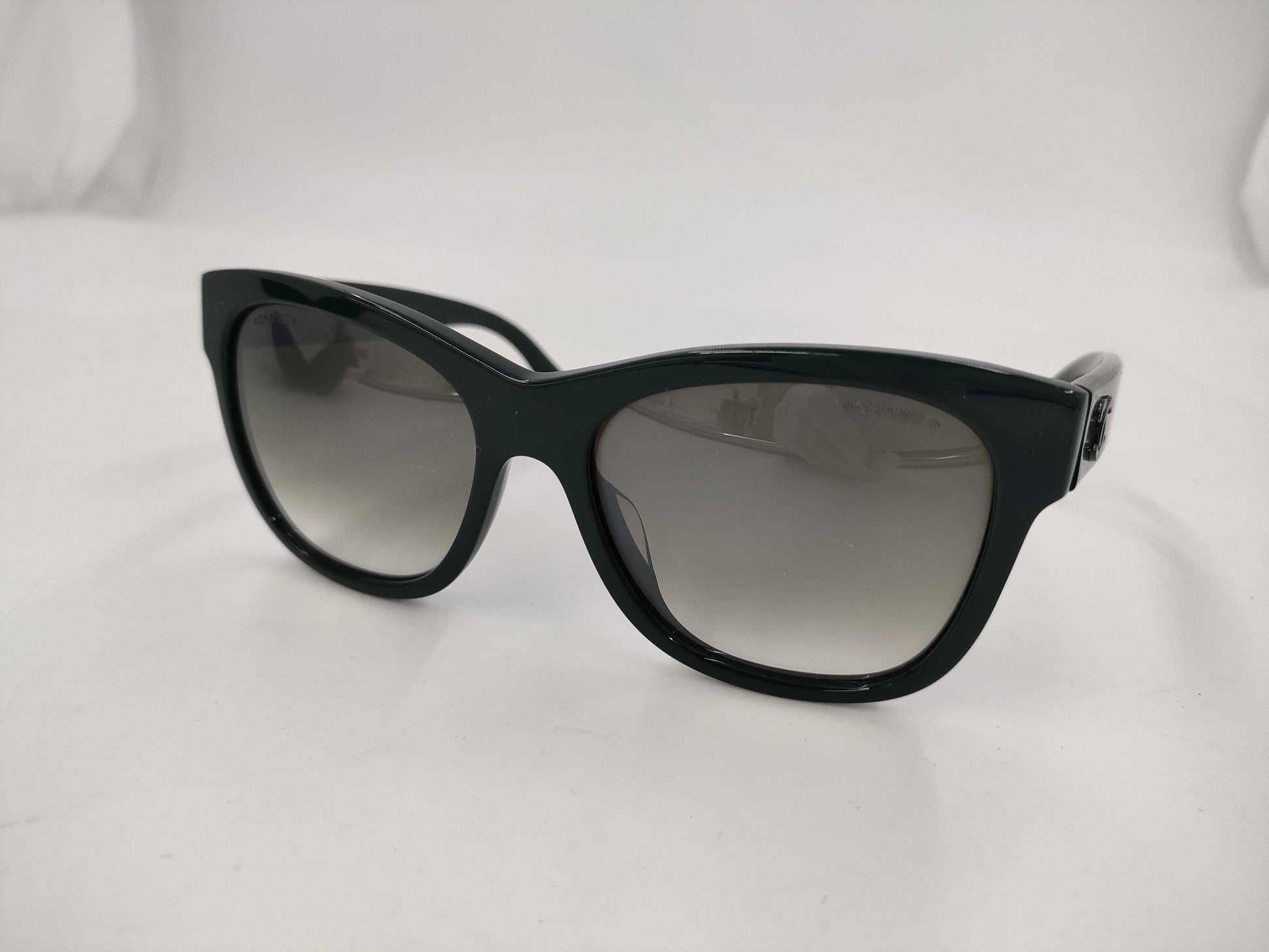  CHANEL CHANEL Coco Mark Sunglasses with Mirror Lenses A71233 Moss Green Matelasse Case Included Sunglasses/Eyeglasses