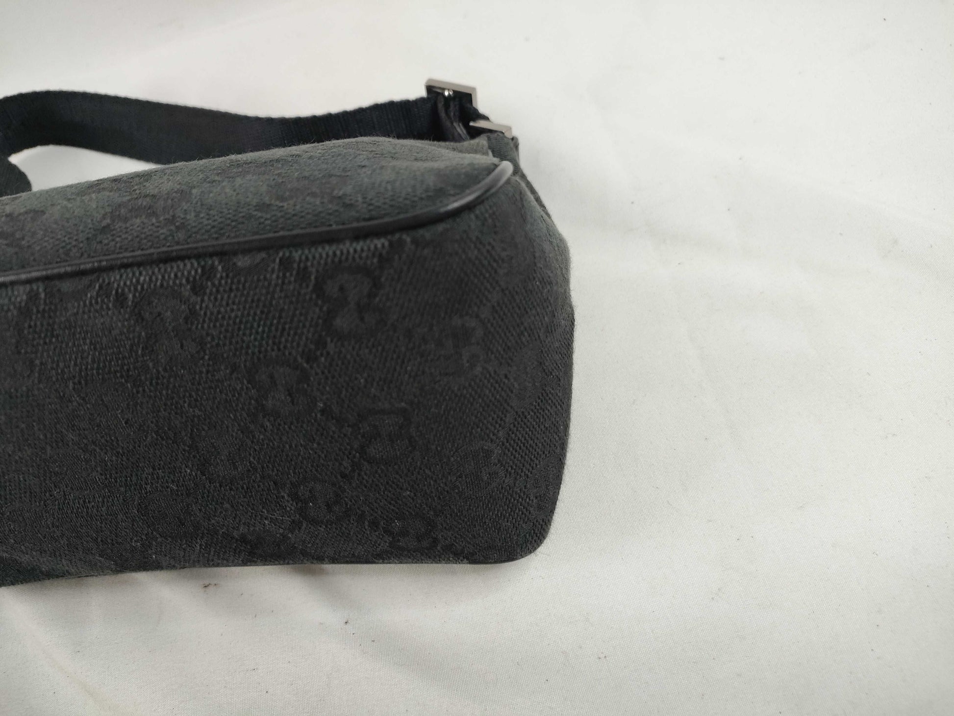 GUCCI GG Canvas Shoulder Bag 106644