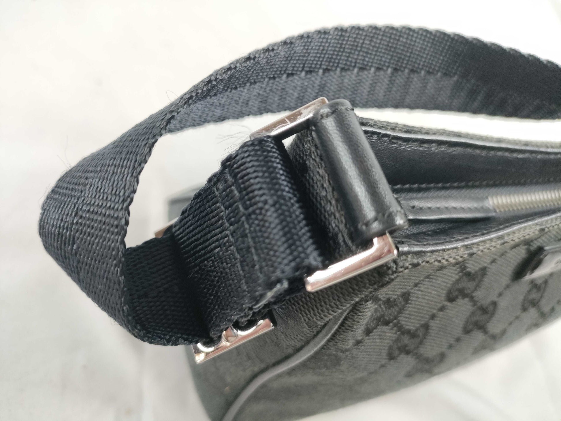 GUCCI GG Canvas Shoulder Bag 106644
