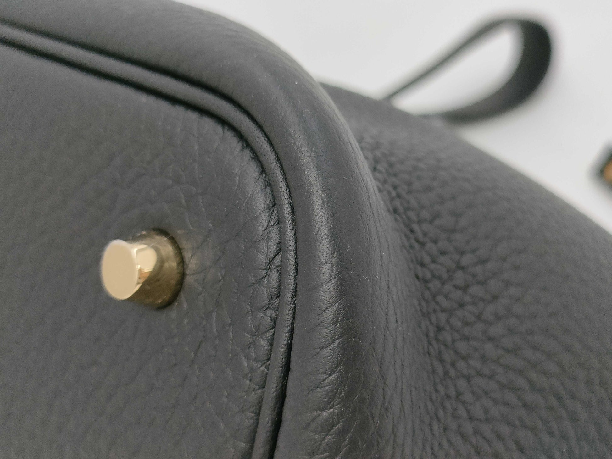 HERMES Picotin Lock MM size black handbag with gold hardware and K stamp