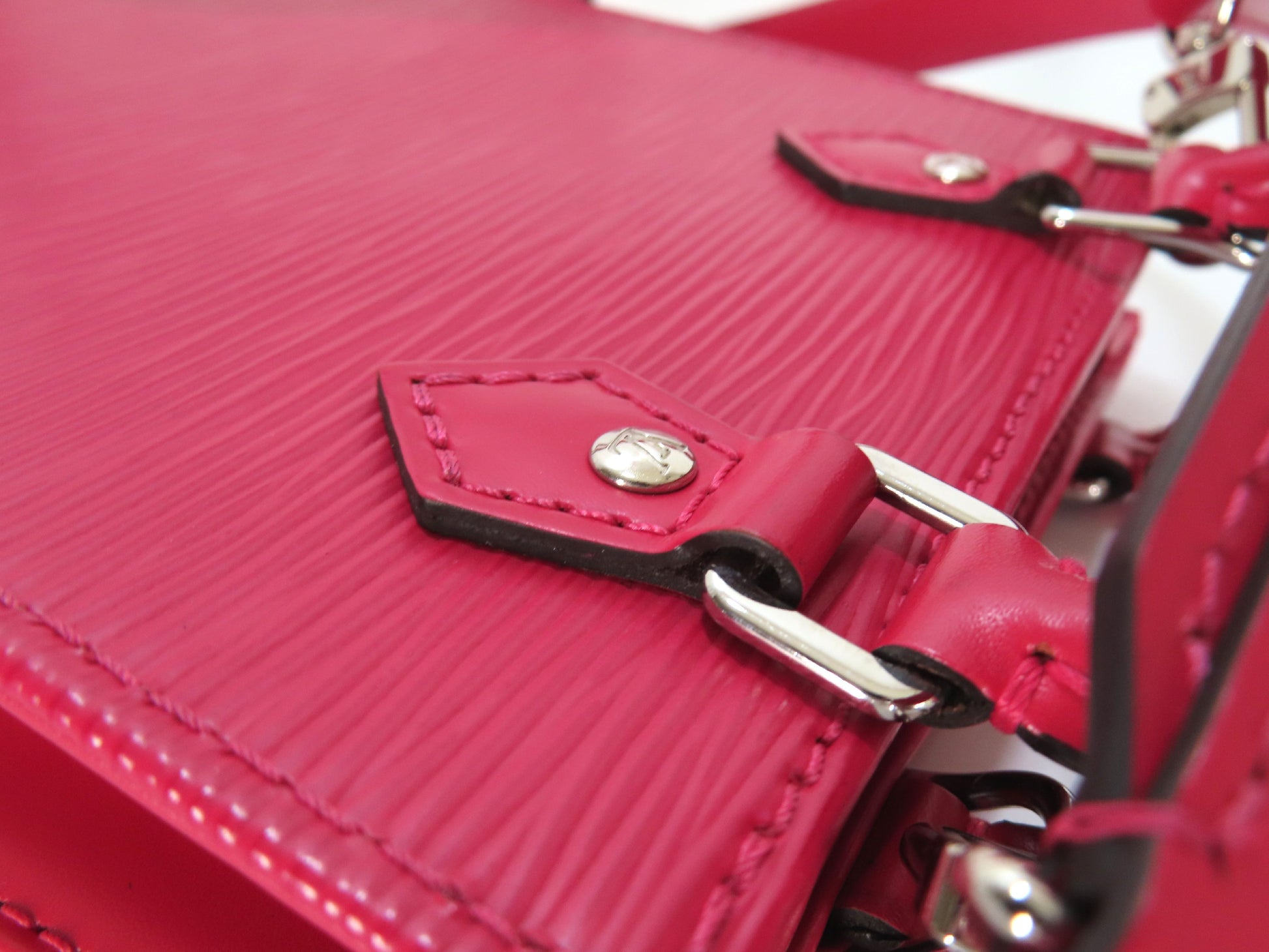 LOUIS VUITTON LOUIS VUITTON Louis Vuitton LV Epi Petite Sac Plat Rose Pondicherry M80168 CA0281 Handbag Shoulder Bag